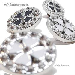 دکمه 2 سایز پایه دار نقره ای طرح گل سفید مشکی